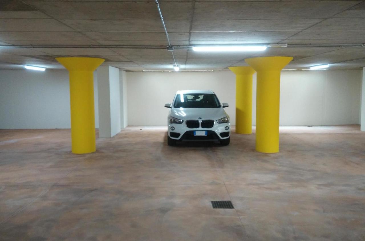 Apartamento Charme Con Parcheggio Lucca Exterior foto