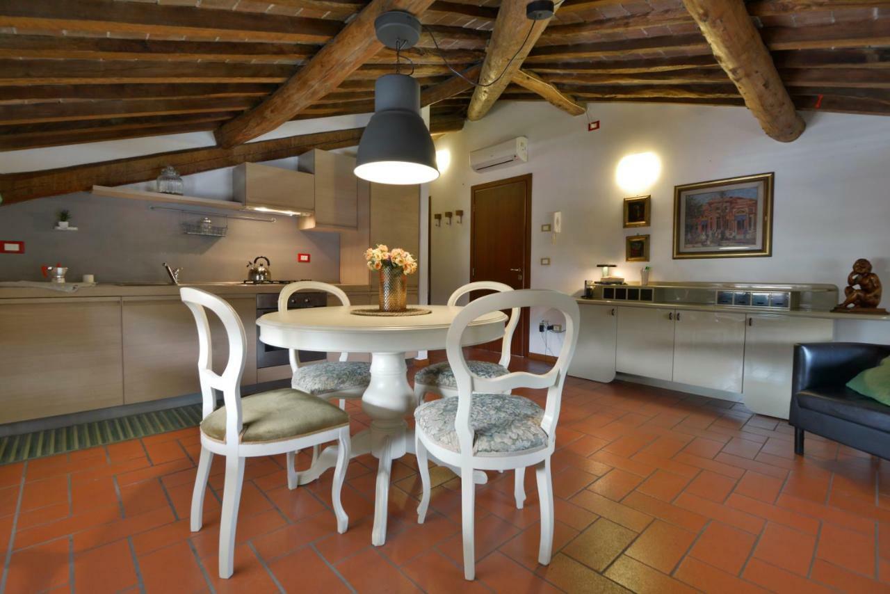 Apartamento Charme Con Parcheggio Lucca Exterior foto